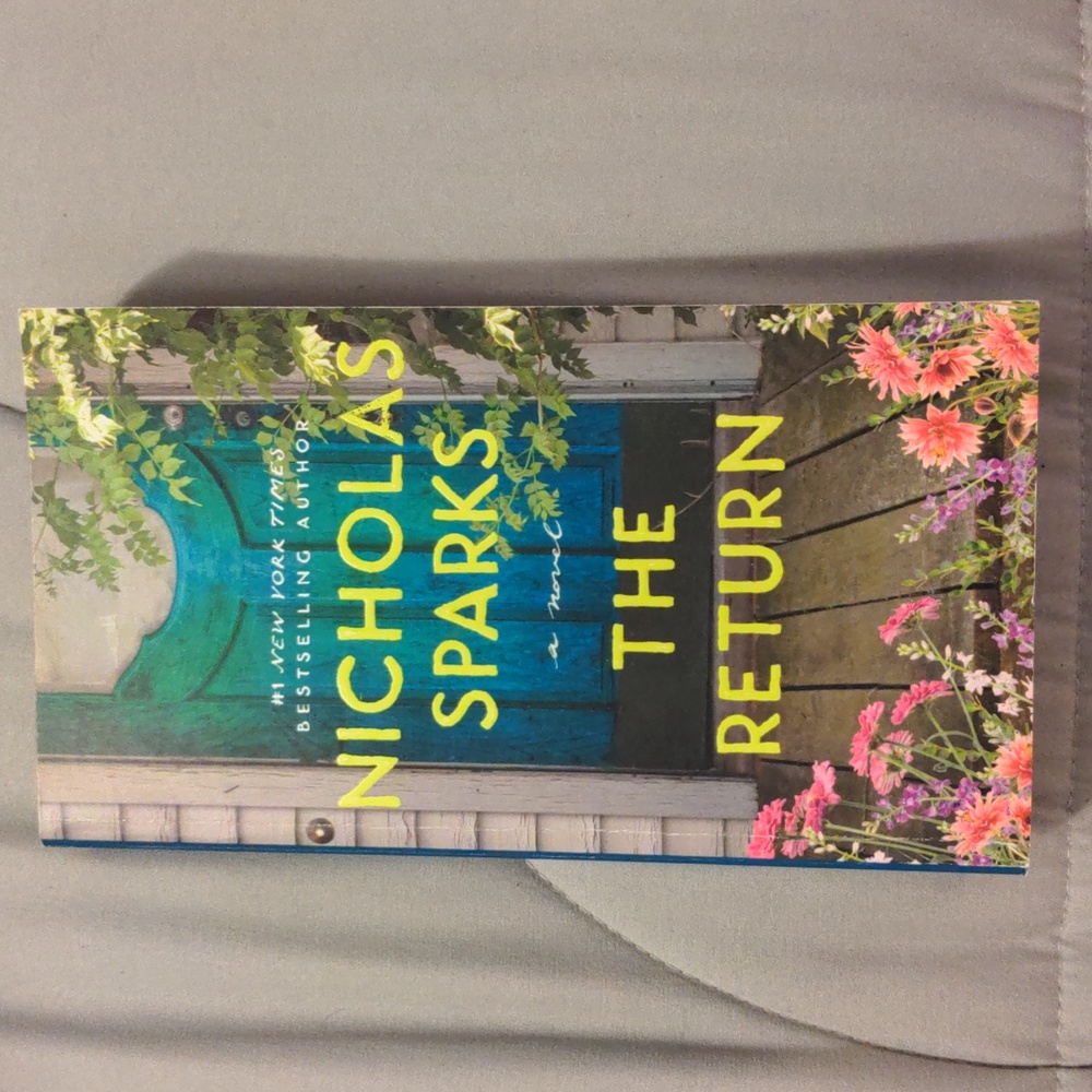 The Return by Nicholas Sparks in Paperback